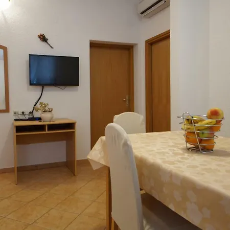 Apartment Holiday 193457 *